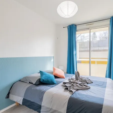 Apartment Versailles Cyr L'ecole - Gare Sncf A 100m Et Parking Prive *